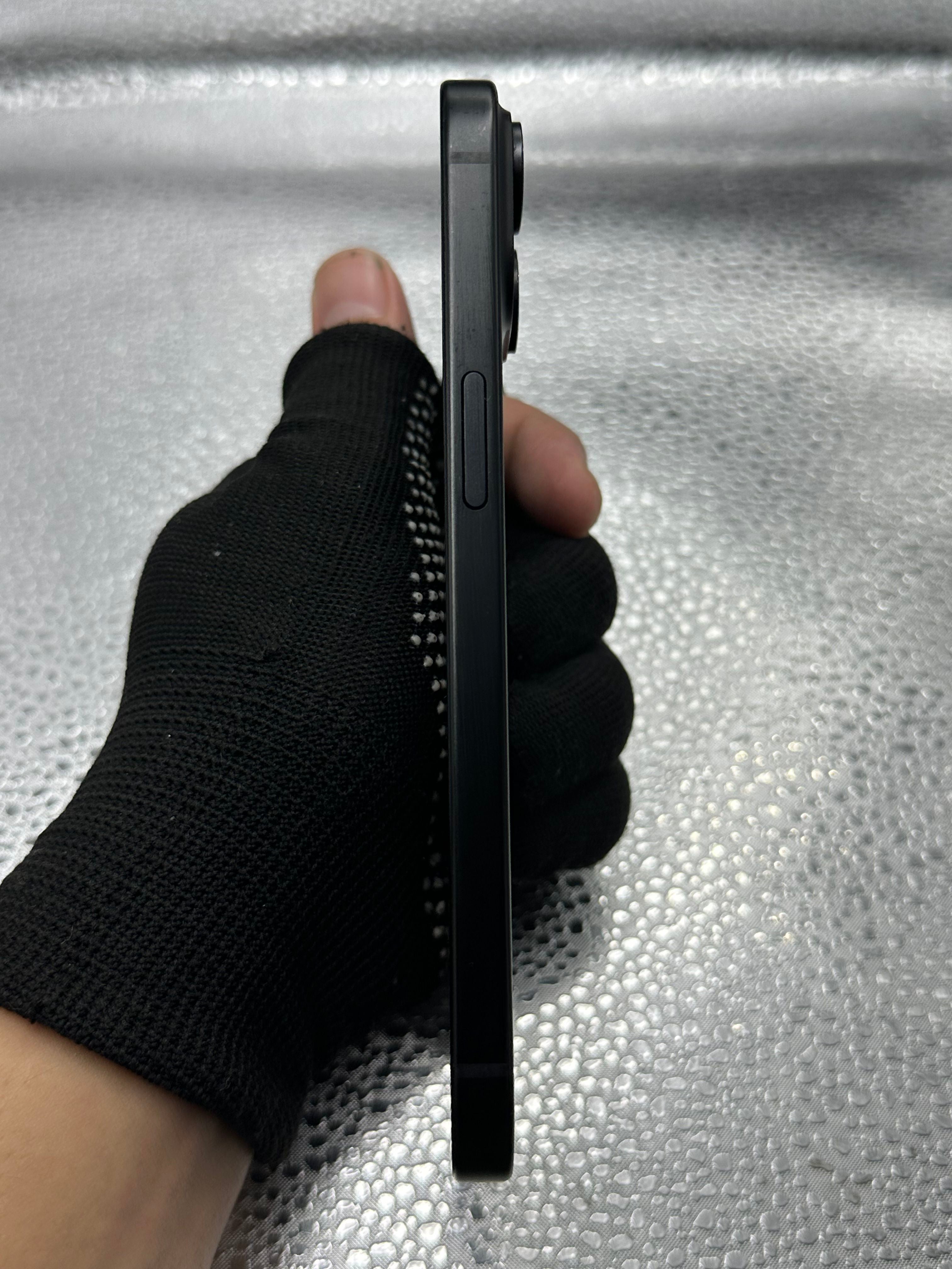 iPhone 15 128GB ex iBox warna Black