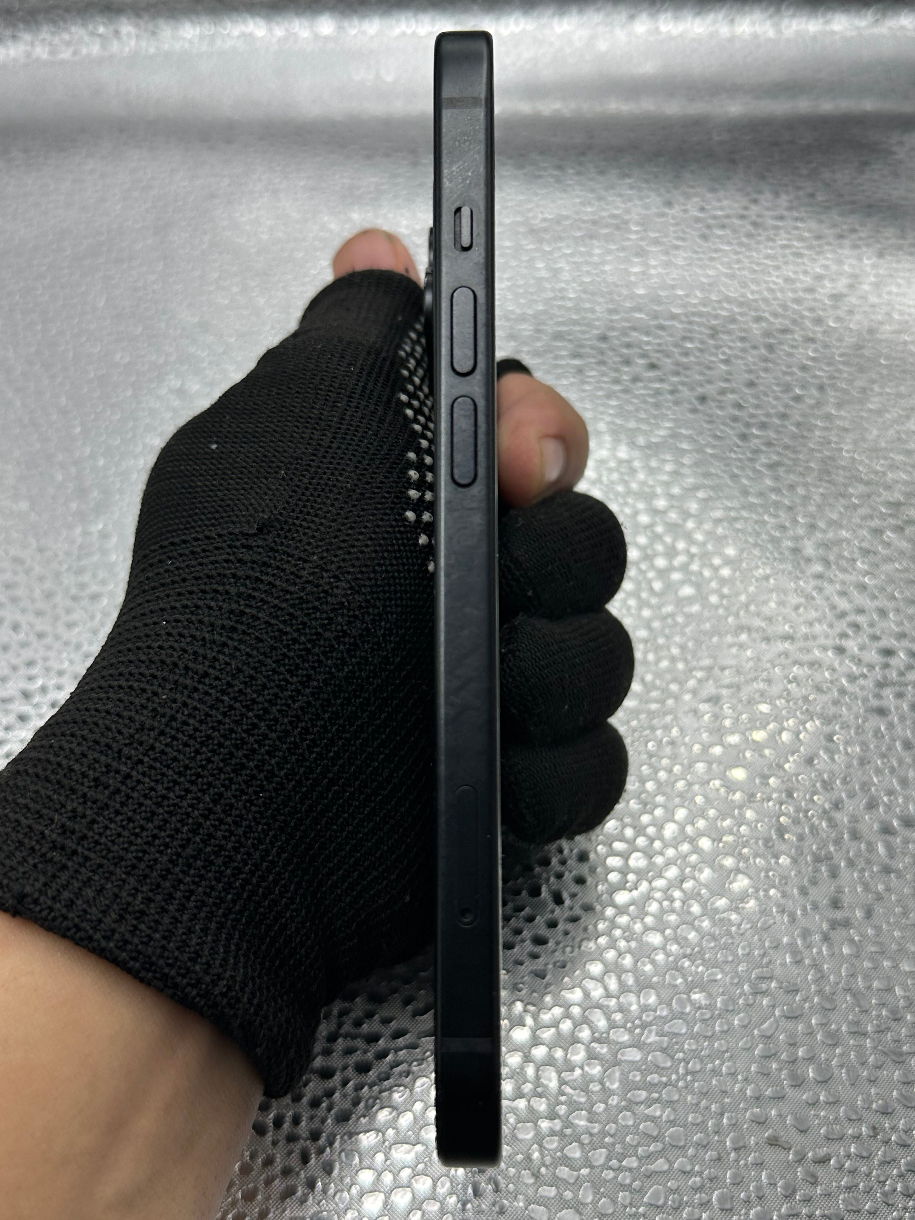 iPhone 15 128GB ex iBox warna Black