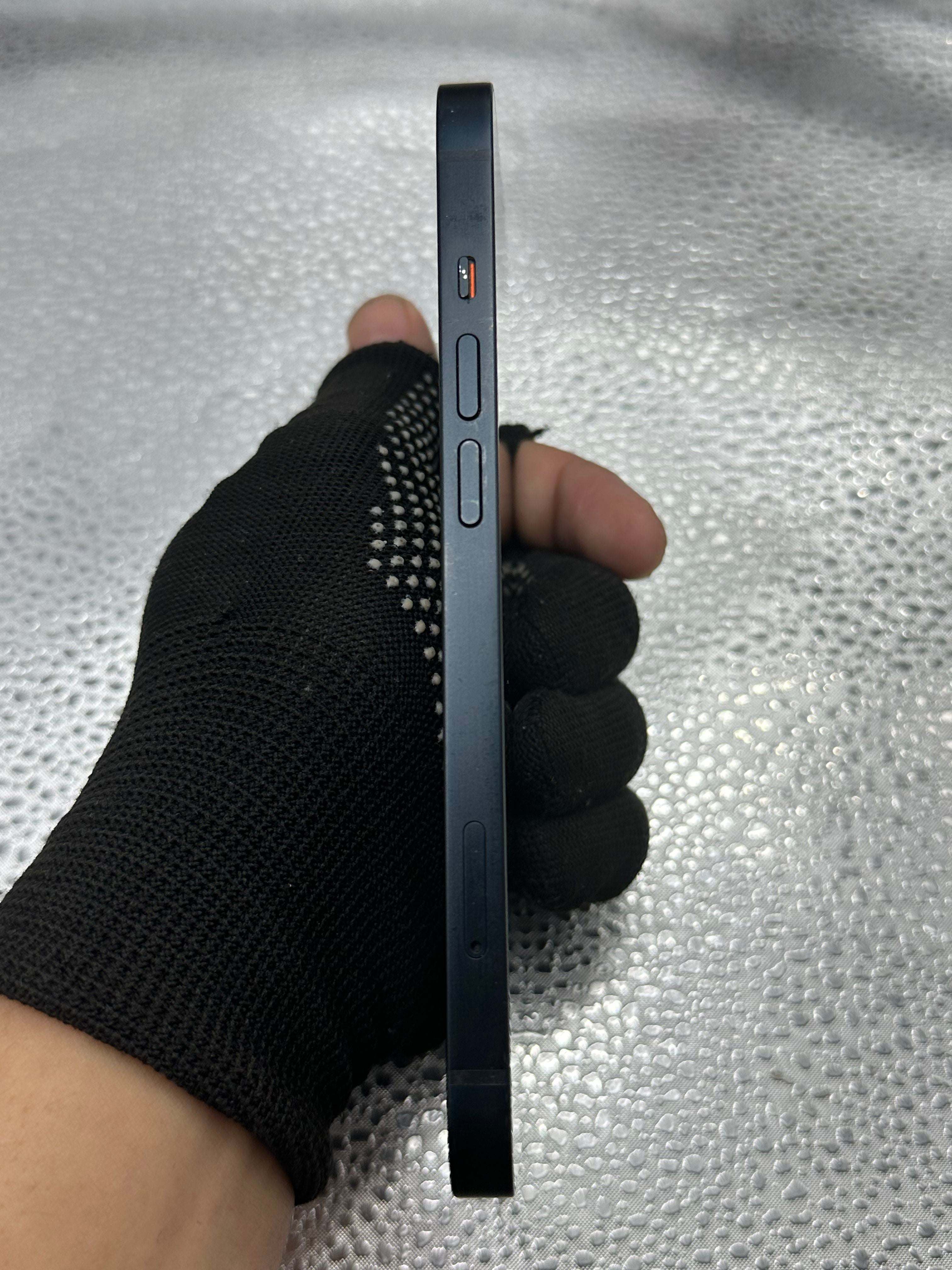 iPhone 13 128GB ex iBox warna Black