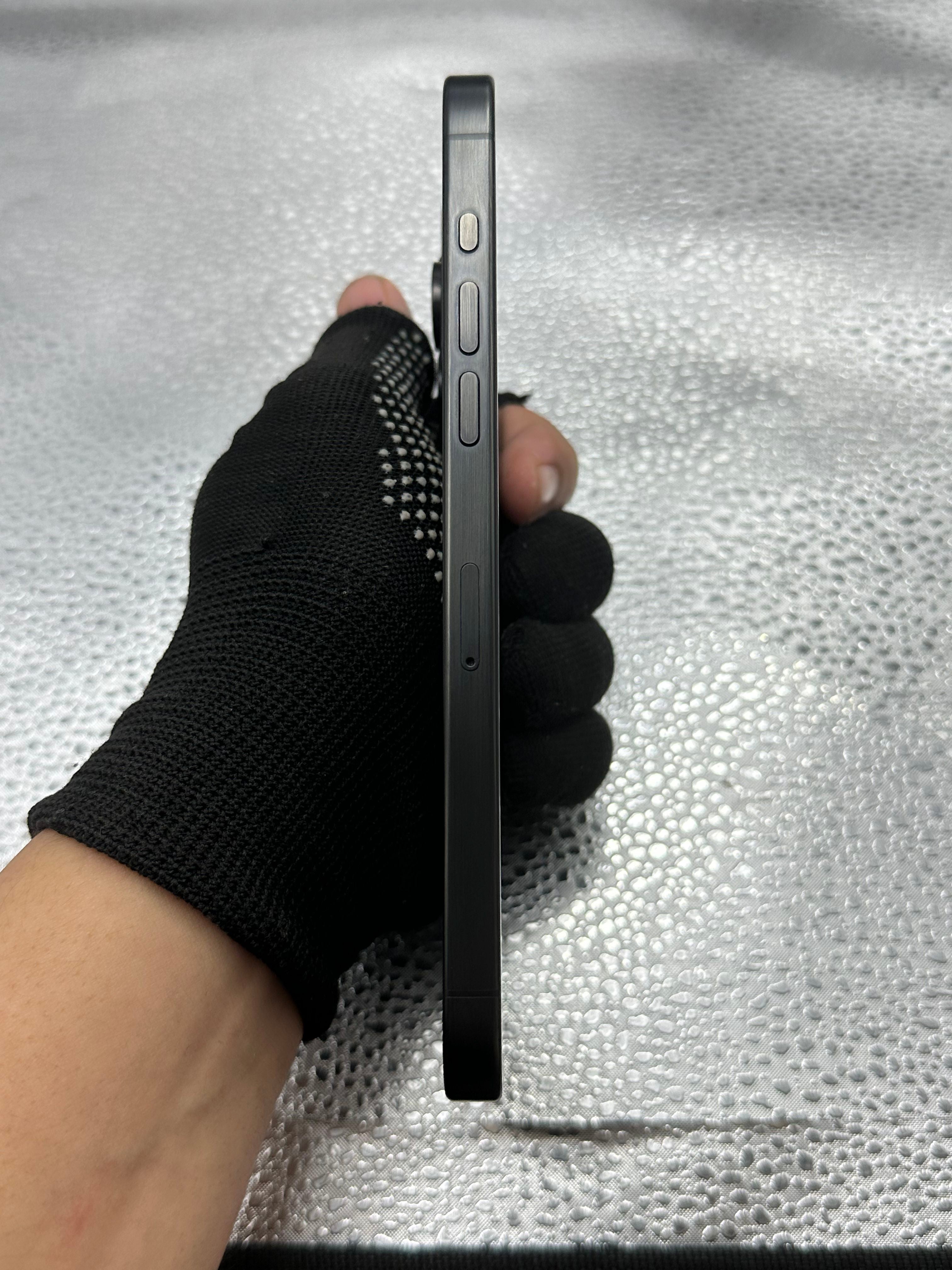 iPhone 15 Pro Max 256GB ex Bea Cukai warna Black Titanium