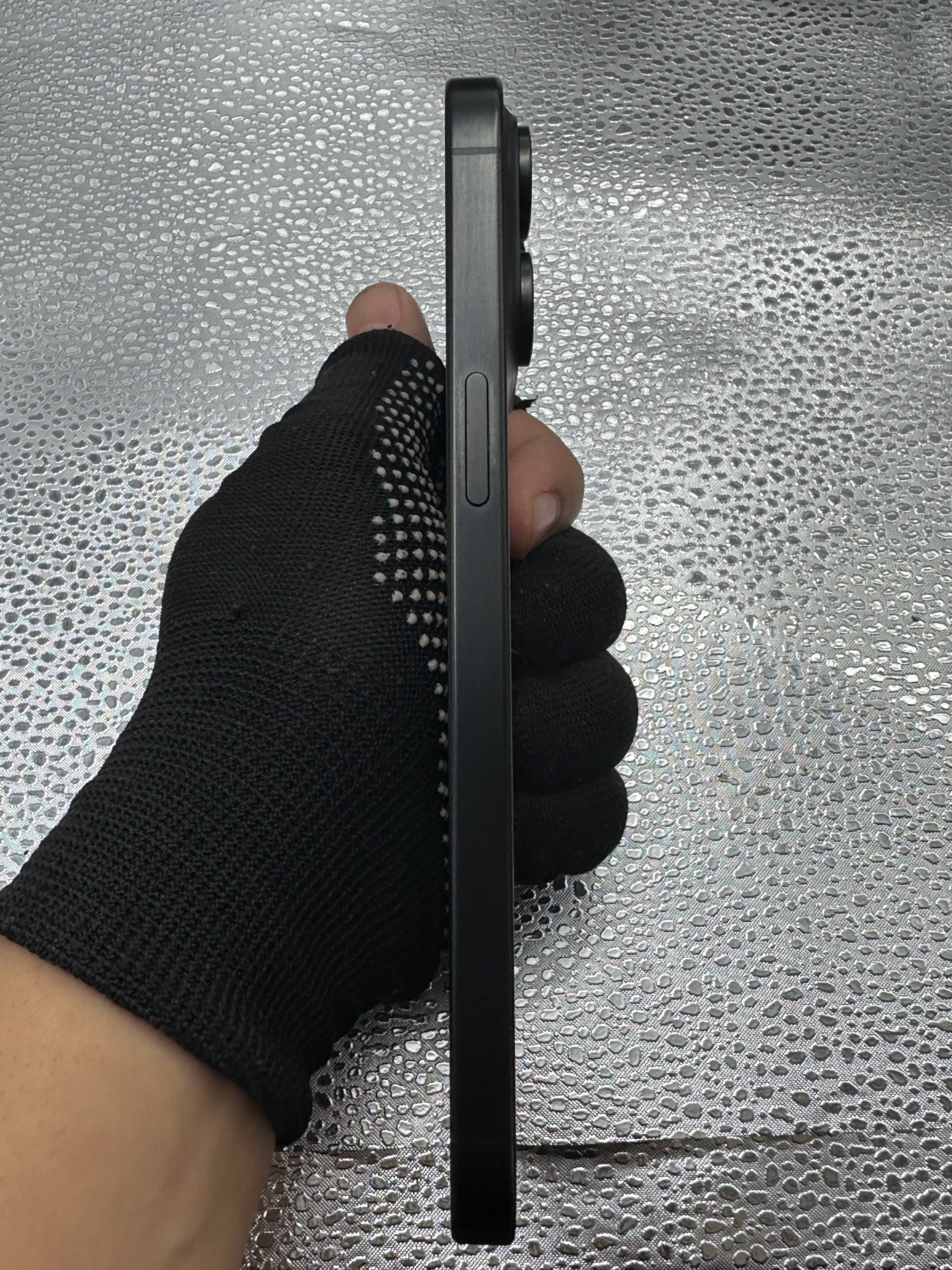 iPhone 15 Pro Max 256GB ex Bea Cukai warna Black Titanium
