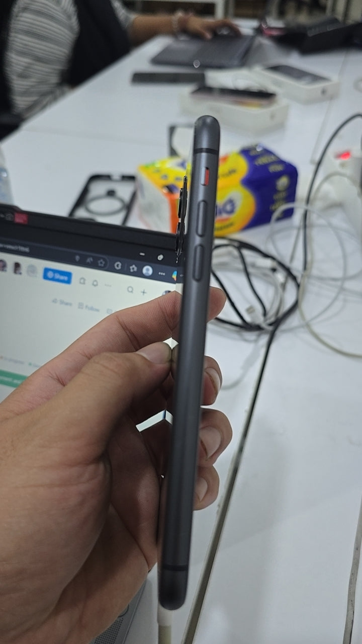 iPhone 11 64GB ex iBox Black