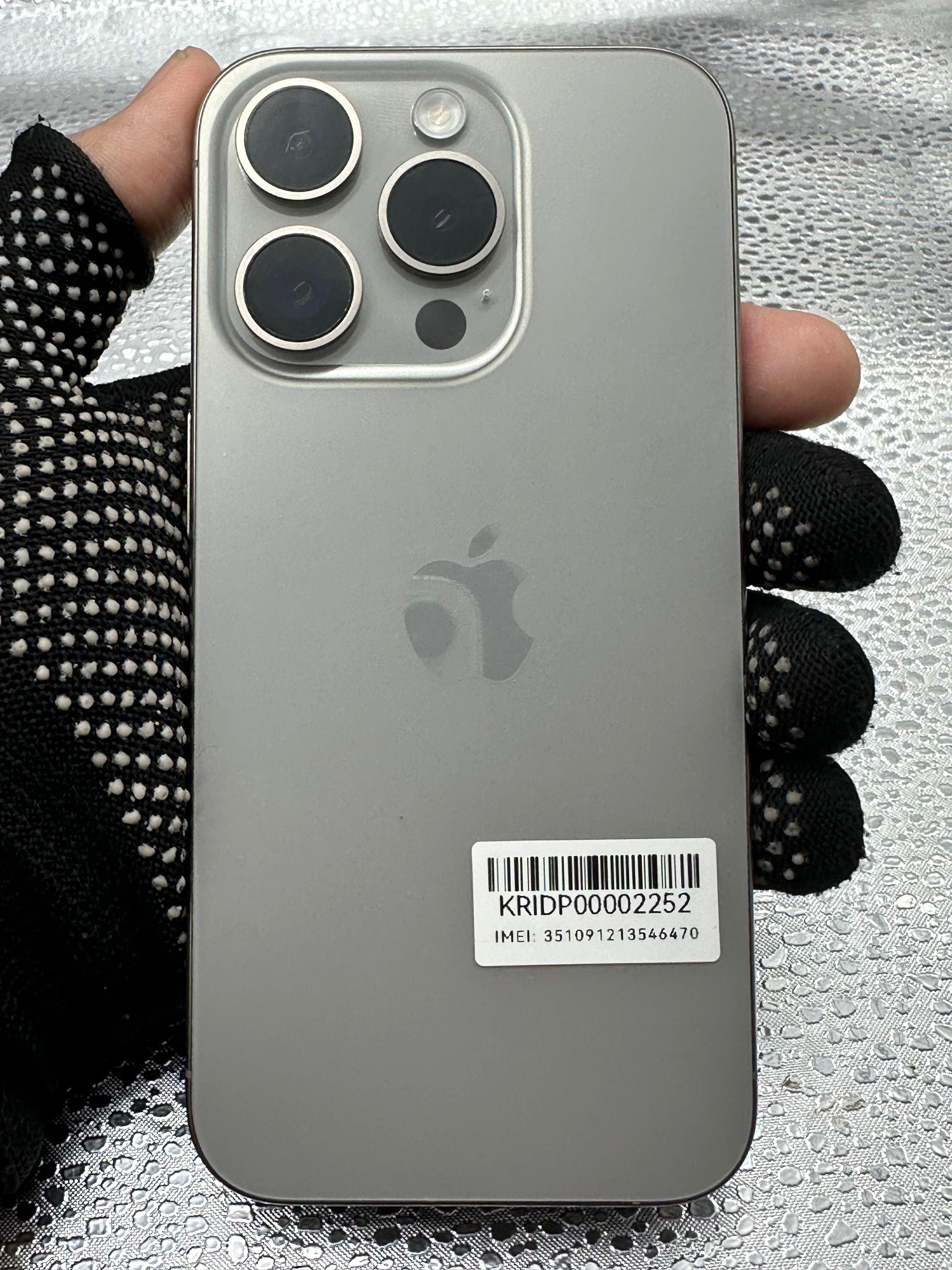 iPhone 15 Pro 128GB ex Bea Cukai warna Natural Titanium