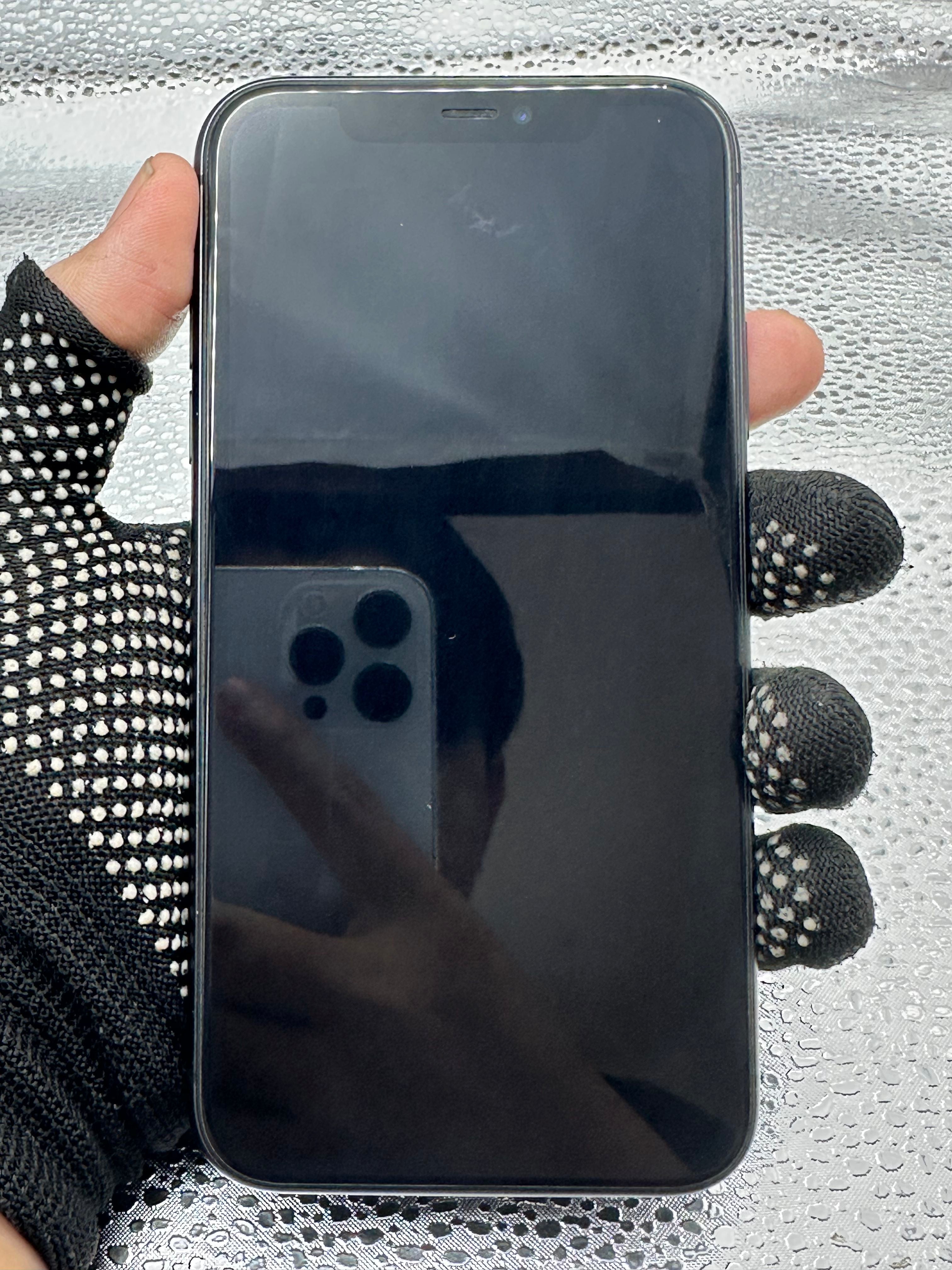 iPhone 11 64GB ex iBox warna Black