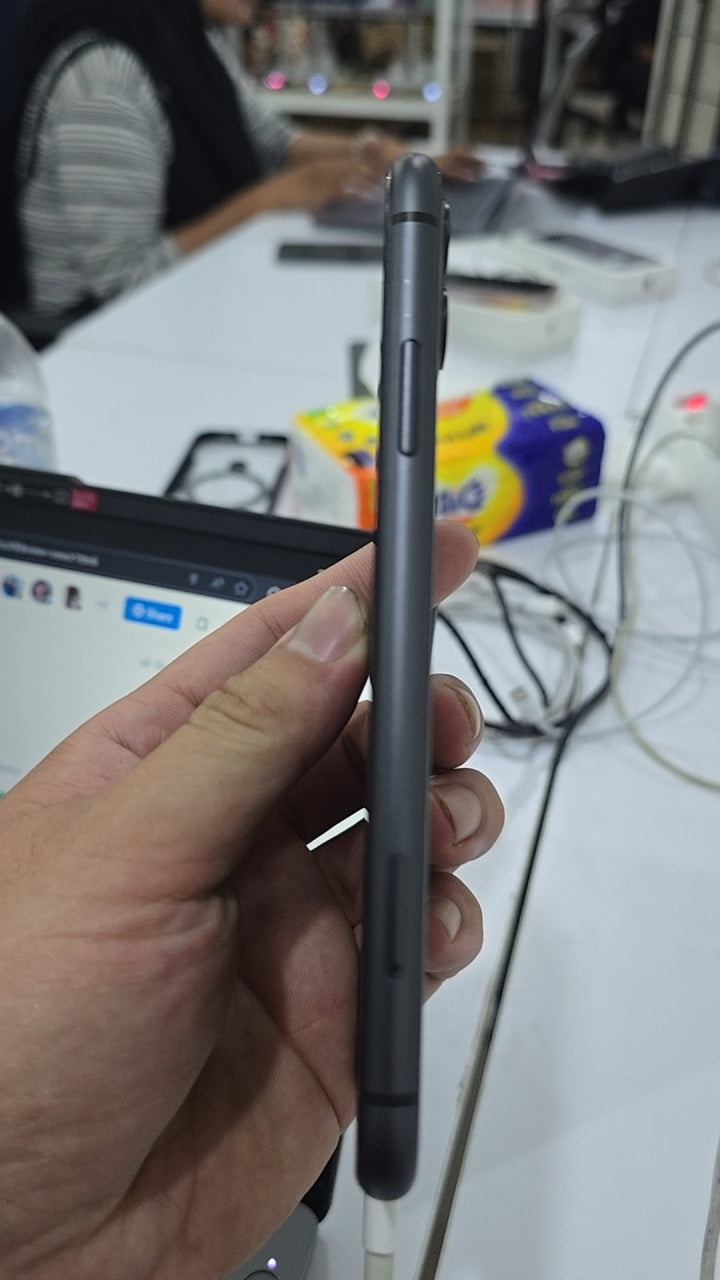 iPhone 11 64GB ex iBox Black